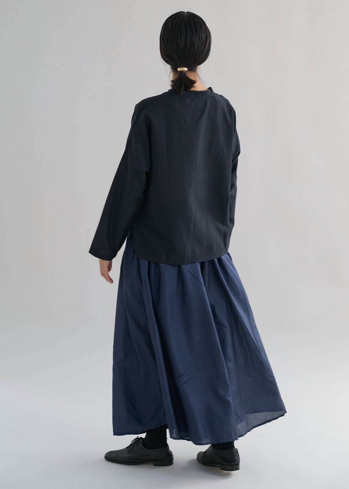 お値下げ！CALICO キャリコ 天然染マルベリシルクブーミーパンツ 小売