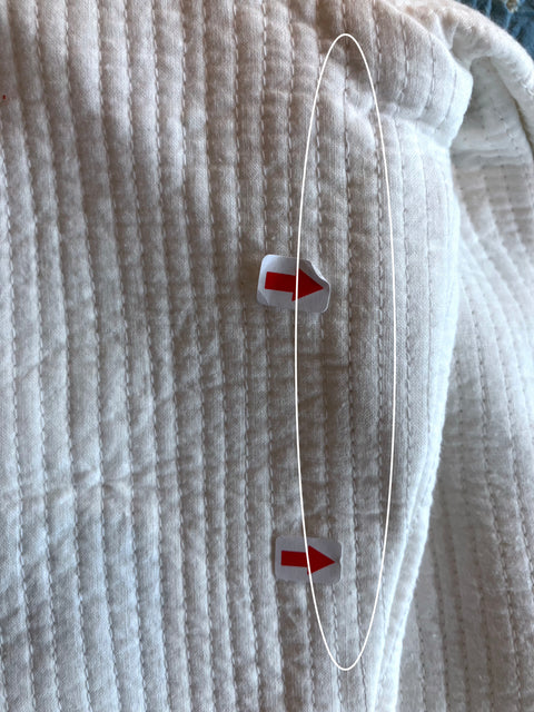 少し色味の違うミシン糸